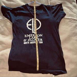 🎶 VTG EMERSON LAKE AND PALMER CONCERT T-SHIRT🎵